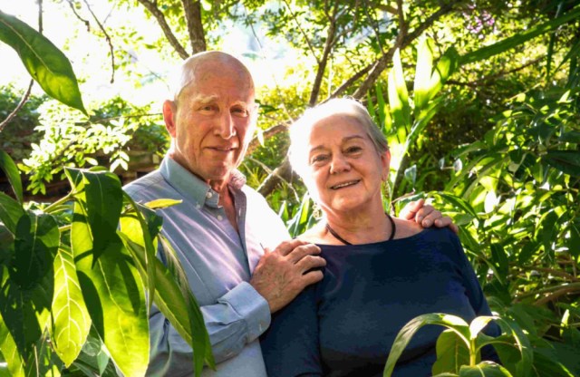 Sebastiao Salgado dan Leila Deluiz, pasangan yang mebangun kembali hutan rusak selama 20 tahun. Foto: Instituto Terra