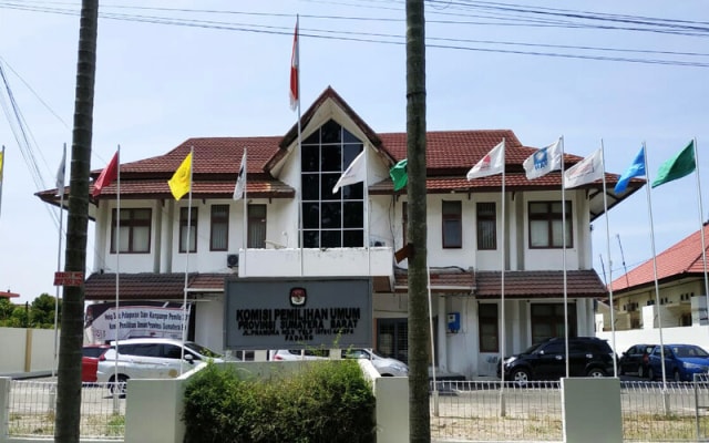 Kantor KPU Sumatera Barat. Foto: Bisnis