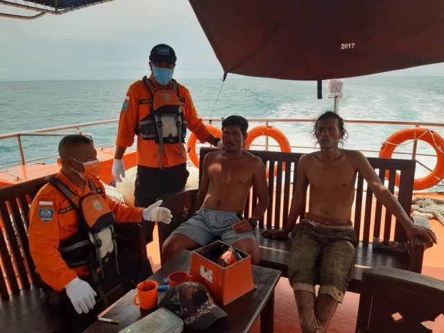 Dua Nelayan yang Hilang di Sorong, Ditemukan Selamat dengan Kondisi Lemas (652834)