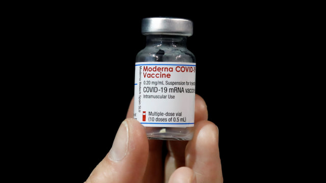 Ilustrasi vaksin corona Moderna. Foto: Eric Gaillard/REUTERS