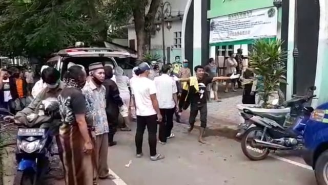 Suasana heboh karena jenazah yang tertukar di Kota Malang. foto: capture video