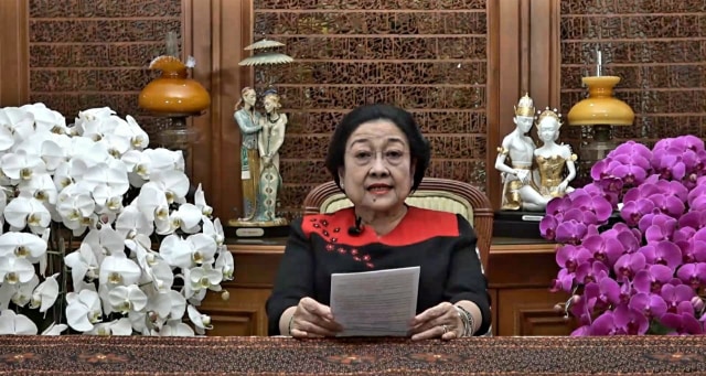 Ketua Umum PDI Perjuangan Megawati Soekarnoputri
dalam sambutannya di acara peringatan Hari Ulang Tahun Nahdlatul Ulama ke-95. Foto: PDIP