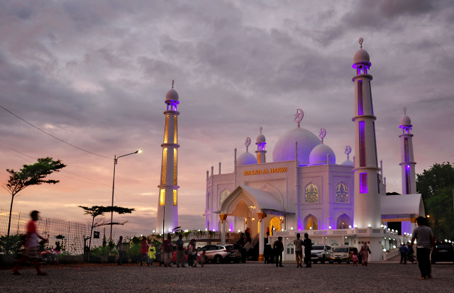 Masjid Al-Hakim Padang. Foto: MN Hendra/Langkan
