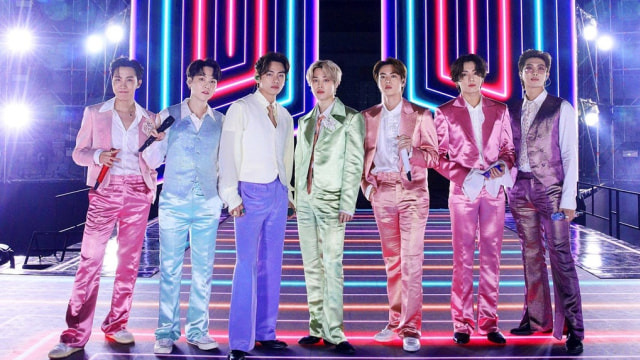 BTS : Semua Orang Menjadi Penggemar di tahun 2020 (1239417)