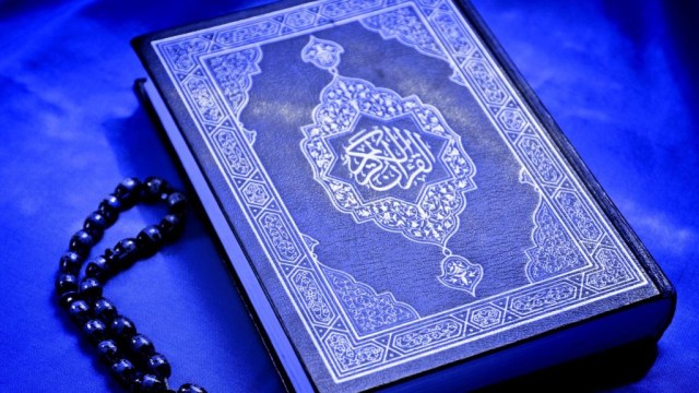 Ilustrasi bacaan surat Al Ikhlas dalam alquran. Sumber: Funci.org