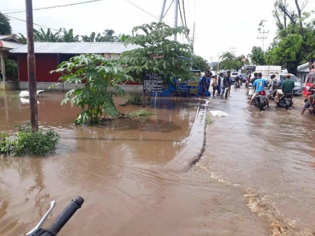 Ratusan Rumah Warga di Wolomarang, Sikka, Terendam Banjir (20529)