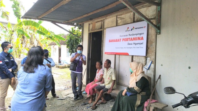 Tim SKK Migas Jabanusa dan Pertamina EP Asset 4 Sukowati Field, saat lakukan monitoring dan evaluasi pada Program Pengembangan Masyarakat (PPM) di Kabupaten Bojonegoro. (foto: istimewa)