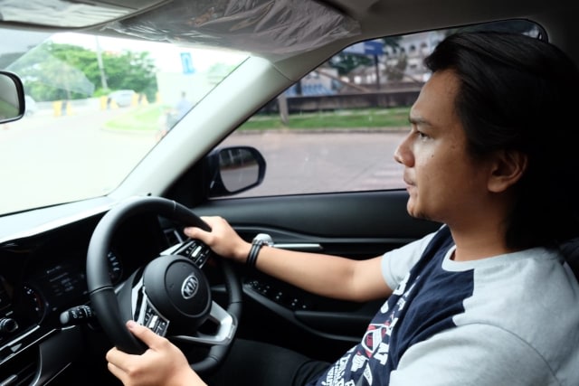 Mau Belajar Nyetir, Lebih Baik Pakai Mobil Manual? (264668)