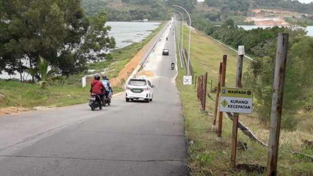  Jalan Waduk Duriangkang. Foto: Zalfirega/kepripedia.com