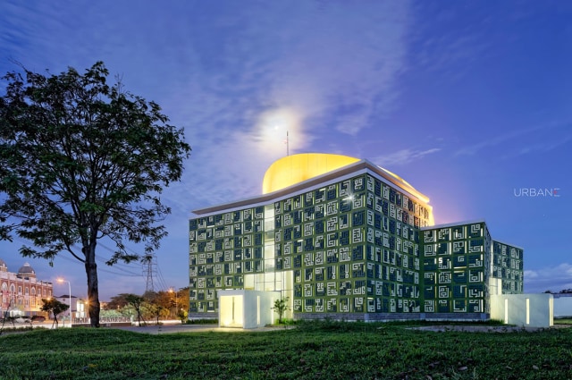 Masjid Asmaul Husna. Sumber: Masjidasmaulhusna.com