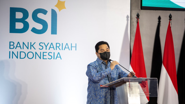 Menteri BUMN Erick Thohir menyampaikan sambutan saat IDX Debut Bank Syariah Indonesia (BSI) di Main Hall BEI, Jakarta, Kamis (4/2). Foto: Dhemas Reviyanto/ANTARA FOTO