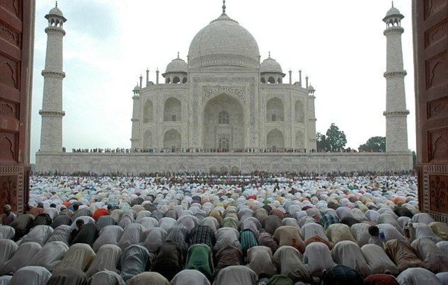 Tampilan Shalat Idul Fitri, Sumber: Kumparan