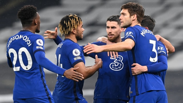 Selebrasi pemain Chelsea usai mencetak gol ke gawang Tottenham Hotspur pada pertandingan lanjutan Premier League di Stadion Tottenham Hotspur, London, Inggris. Foto: Neil Hall/Pool/REUTERS