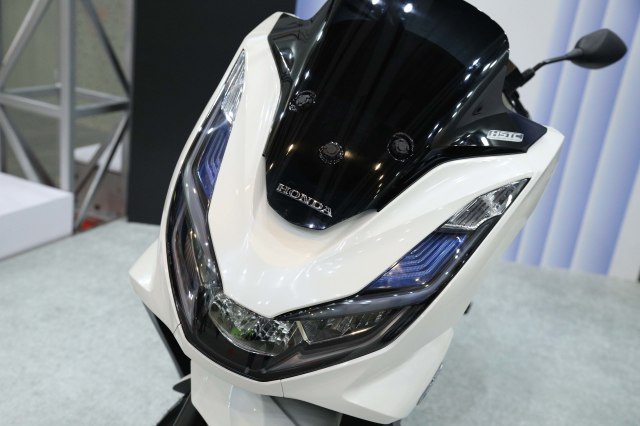 Lampu depan all new Honda PCX e:HEV Foto: dok. AHM