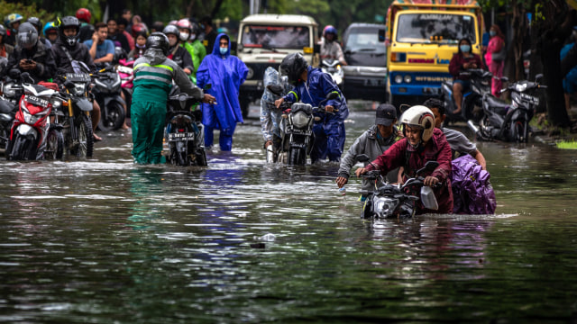 BMKG: Banjir di Semarang Disebabkan Curah Hujan Ekstrem (171)