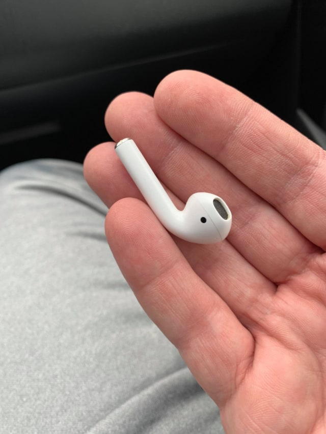 Orang Ini Telan AirPods saat Tidur, Kok Bisa? (3106)
