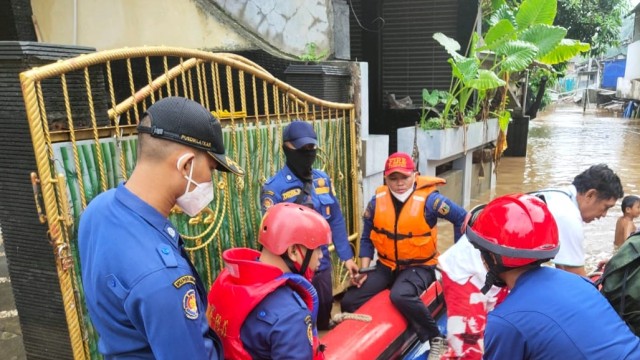 Wagub DKI Ungkap Penyebab Banjir di Pejaten Timur Lama Surut: Air dari Katulampa (45818)