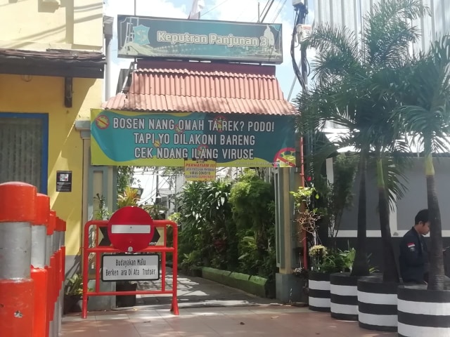 Kampung Tangguh yang ada di Surabaya. Epidemiologi mempertanyakan konsep dari PPKM berskala mikro, apakah sama dengan Kampung Tangguh? Foto-foto: Masruroh/Basra