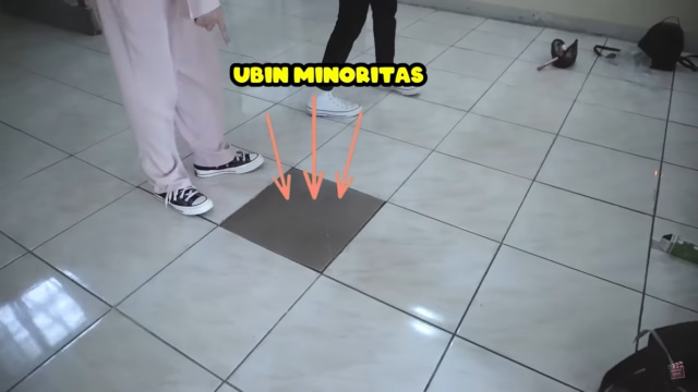 Melihat Rumah Unik Milik Arafah Rianti, Ada Pintu hingga Boneka yang Menggantung (47367)