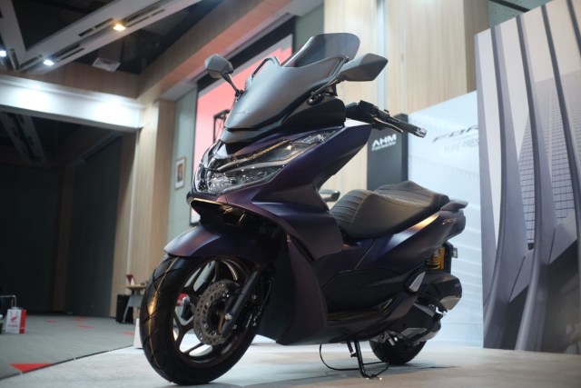 Honda PCX 160 2021 versi modifikasi. Foto: Bangkit Jaya Putra/kumparan