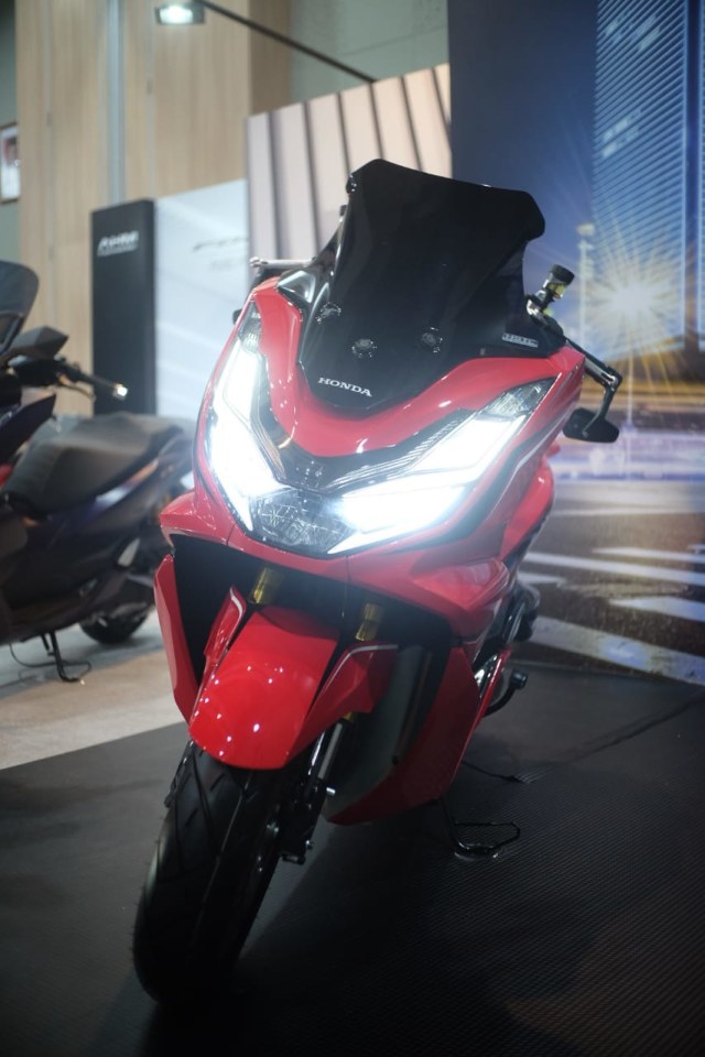 Referensi Modifikasi Honda PCX 160 Sporty, Cocok Buat yang Ingin Tampil Racy (194435)