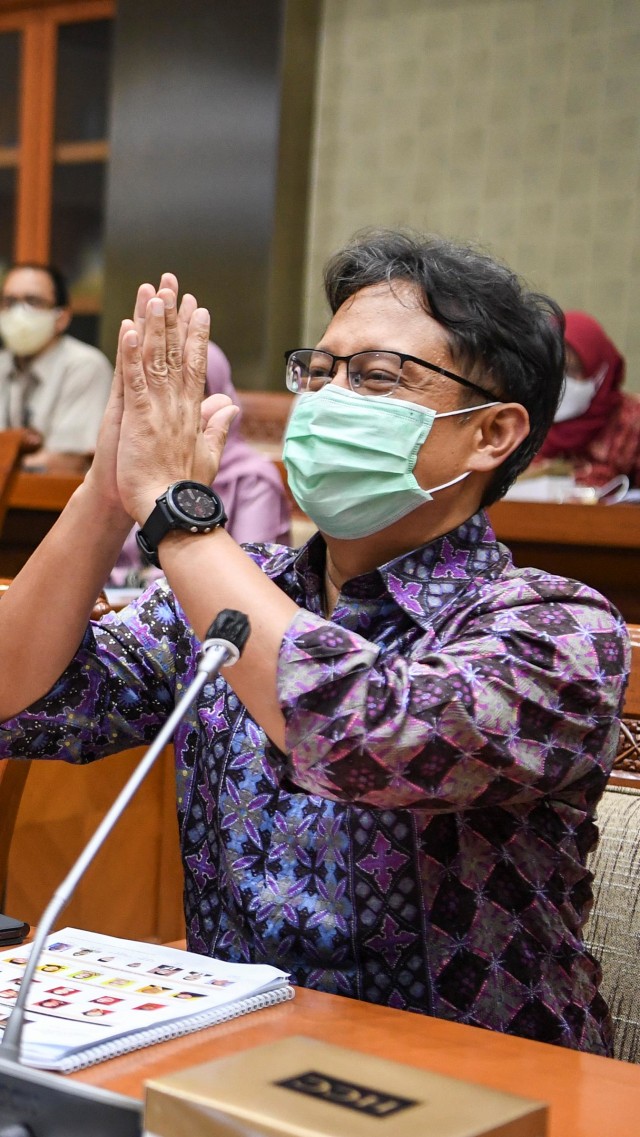 Menteri Kesehatan Budi Gunadi Sadikin mengikuti rapat kerja dengan Komisi IX DPR di Kompleks Parlemen, Senayan, Jakarta, Senin (8/2). Foto: Hafidz Mubarak A/ANTARA FOTO