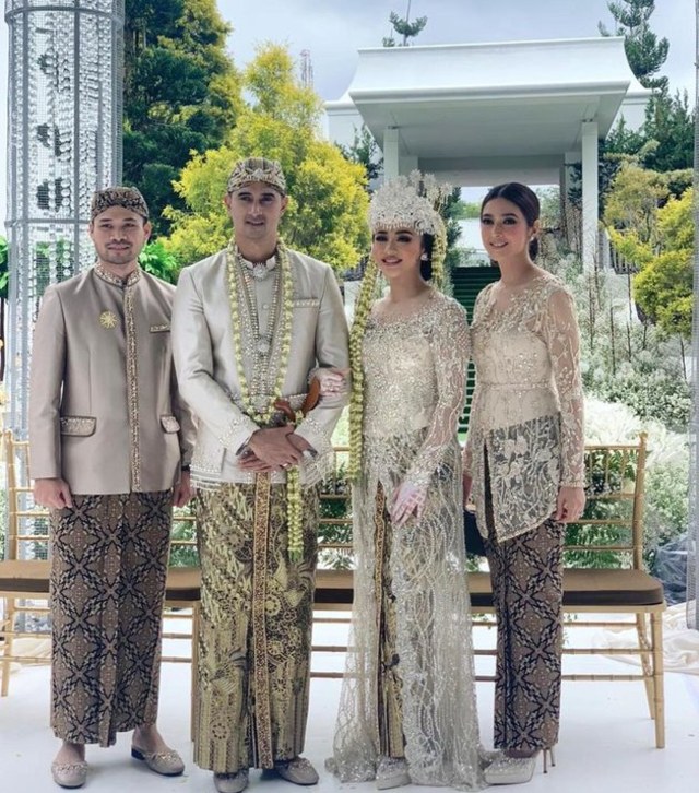 5 Pesona Nabila Syakieb di Acara Pernikahan Ali Syakieb dan Margin Wieheerm (90287)