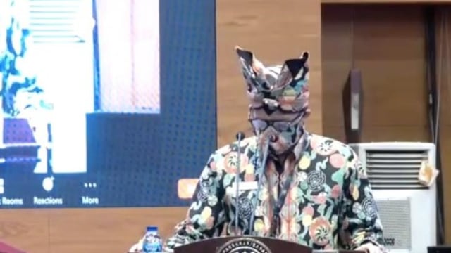 Menristek Hibahkan Satu Unit GeNose untuk Kemenparekraf, Sandiaga Sambut Positif (181911)
