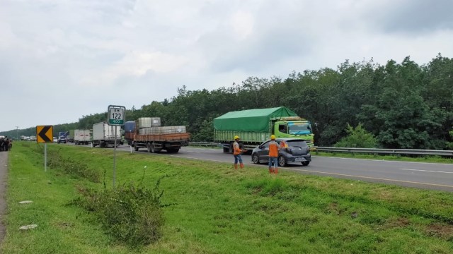 Perbaikan Jalan Tol Cipali yang Amblas sampai 1,5 Bulan, Ini Rute Alternatifnya (288434)