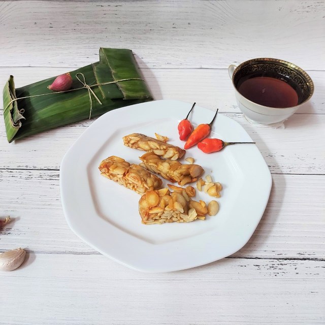 Mencoba Tempe Sultan Berbahan Kacang Almond, Harga Rp 65 Ribu per Papan! (155902)