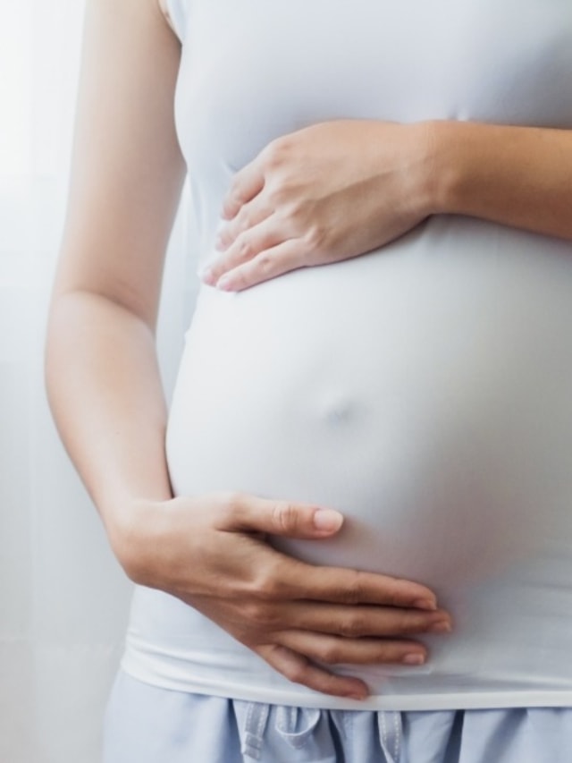 Ibu hamil perlu mengkonsumsi asam folat Foto: Shutterstock