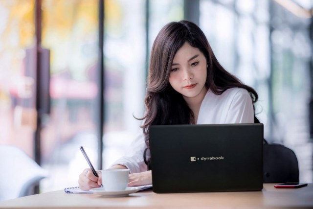 Sharp Dynabook Satellite Pro Rilis di Indonesia, Laptop Anti-Bakteri Serba Bisa (40778)