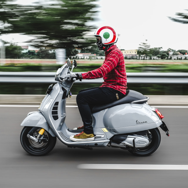 Ilustrasi mengendarai motor (Foto: Bangkit Jaya Putra/kumparan)
