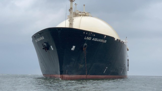 Kapal tanker milik tersangka kasus ASABRI, Heru Hidayat, yang disita Kejaksaan Agung. Foto: Kejagung