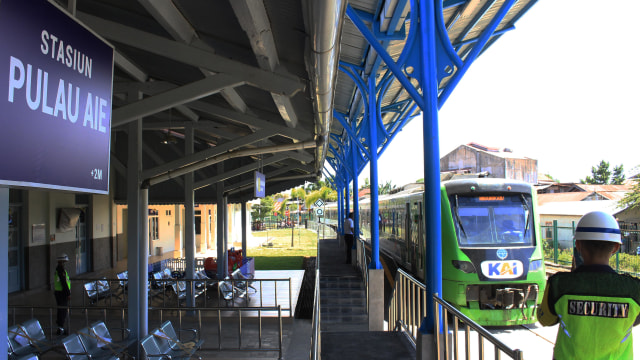 KA Minangkabau Ekspres saat tiba di Stasiun Pulau Aie, Pasa Gadang, Kecamatan Padang Selatan, Kota Padang, Sumatera Barat. Foto: MN Hendra/Langkan