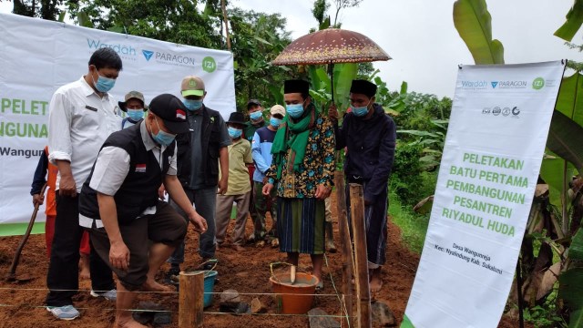 Inisiatif Zakat Indonesia dan PT Paragon Wardah Bantu Pembangunan Ponpes (257929)