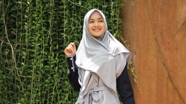 Bikin Adem, 7 Pesona Cut Syifa yang Kini Mantap Pakai Hijab (19937)