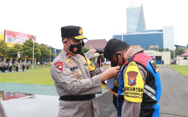Apel gelar pasukan dipimpin oleh Wakapolda Jawa Timur, Brigjen Pol Slamet Hadi Supraptoyo