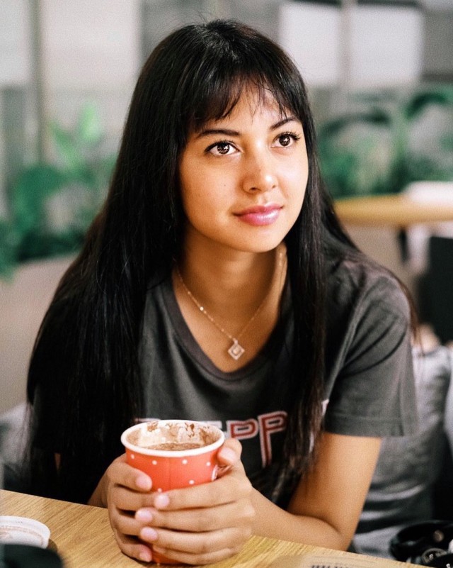 Pesonanya Alami, 7 Potret Natural Aurelie Moeremans Tanpa Makeup (155449)