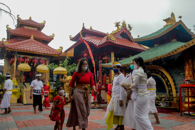 Photo Story: Imlek Bernuansa Bali di Masa Pandemi (1)