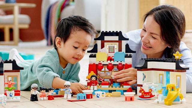 Mainan lego untuk anak di Tahun Baru China
 Foto: Instagram/@lcsindonesia