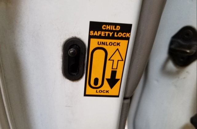 Fitur child lock mobil. dok. Hachi Auto