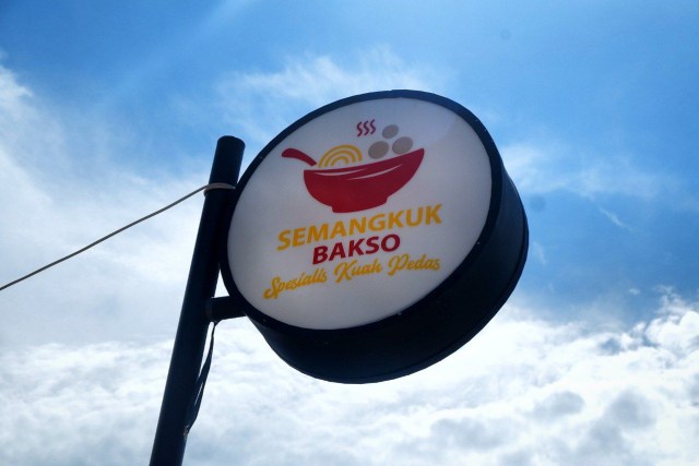Menikmati Bakso di Semangkuk Bakso Bandar Lampung: Spesialis Kuah Pedas (100369)