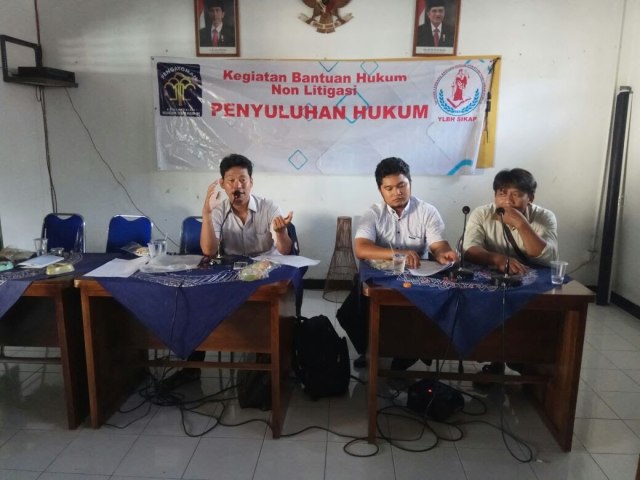 Ketua DPD KSPSI, DIY, Kirnadi saat memberi penyuluhan hukum di Jogja. Foto: Dokumen KSPSI. 