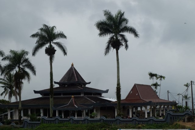 Wisata Budaya Gunung Kawi. Foto: Rizal Adhi