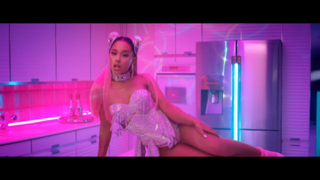 Melihat Perubahan Gaya Ariana Grande Sejak Remaja hingga Kini (77992)