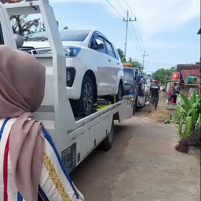 Viral Warga Sekampung di Tuban Beli 176 Mobil Usai Jual Tanah (1)