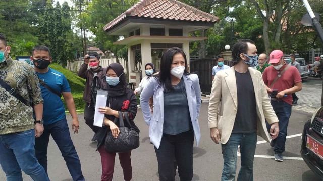 Marshanda mendatangi Pengadilan Negeri (PN) Bandung pada Selasa (16/2) untuk memberi keterangan sebagai saksi terkait dugaan kasus Kekerasan Dalam Rumah Tangga (KDRT). Foto: Rachmadi Rasyad/kumparan