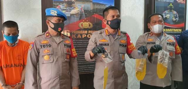 Polisi Periksa 4 Saksi, Selidiki Peletak Kaleng Peluru Bertuliskan FPI Munarman (3685)