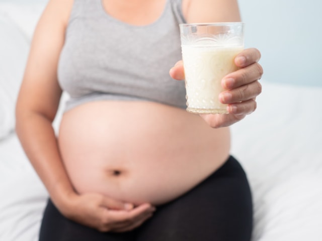 Minum Susu Ibu Hamil, Sebelum atau Sesudah Makan? Foto: Freepik